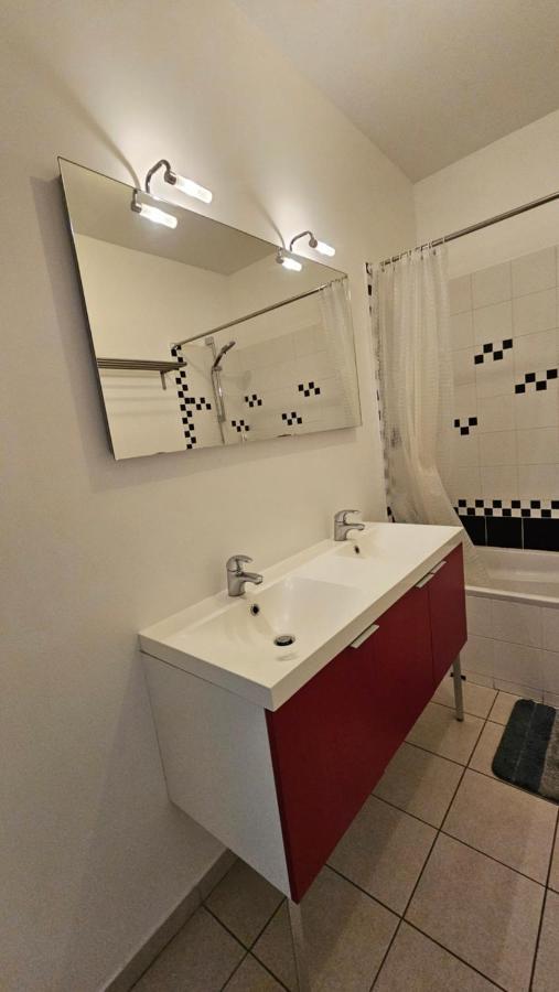 Bed To Rent - Maison Calme Avec Jacuzzi Sous Supplement Bordéus Exterior foto